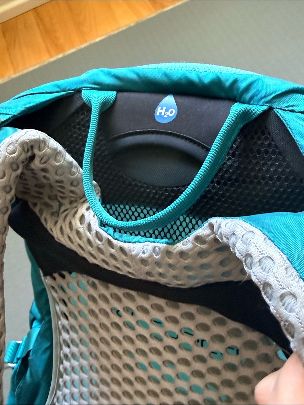 OSPREY Teal Blue Mira AG 34L Women’s Backpack - Picture 8 of 15